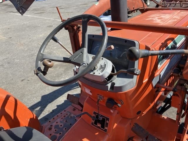 Tractor — Auction (lot 8462-2090)