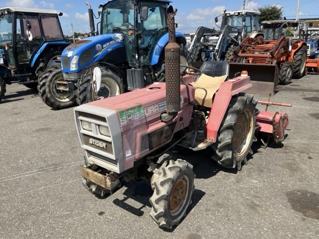 Tractor — Auction (lot 8462-2093)