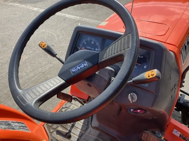 Tractor — Auction (lot 8462-2094)