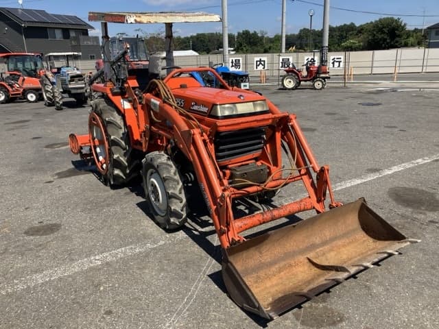 Tractor — Auction (lot 8462-2099)