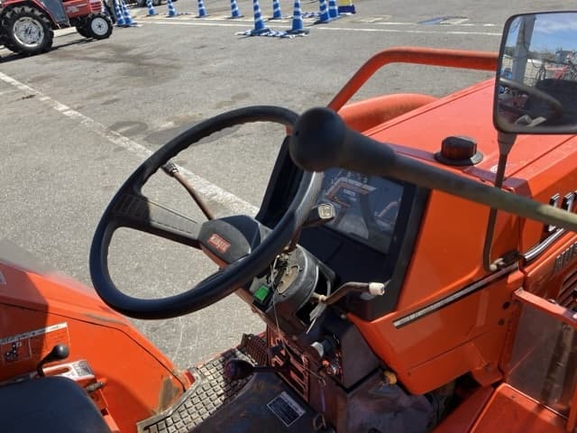 Tractor — Auction (lot 8462-2099)