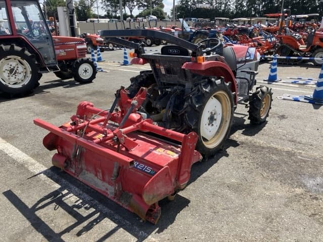 Tractor — Auction (lot 8462-2104)