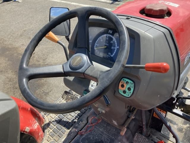 Tractor — Auction (lot 8462-2104)