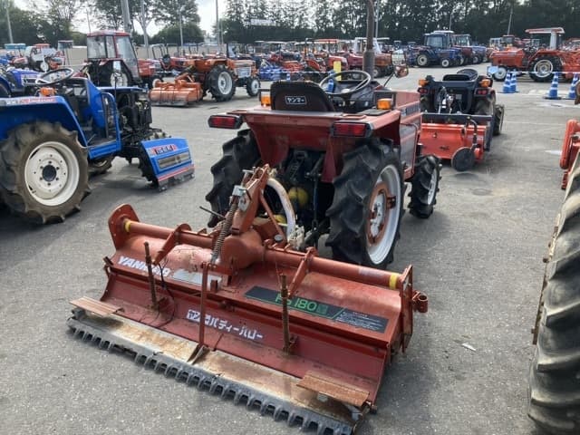 Tractor — Auction (lot 8462-2105)