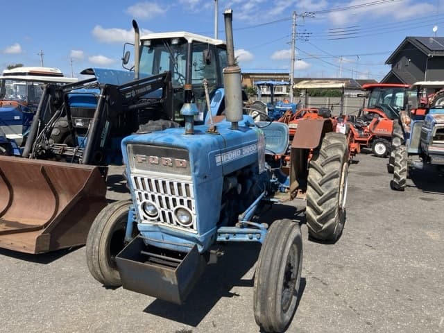 Tractor — Auction (lot 8462-2113)