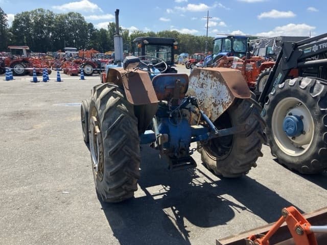 Tractor — Auction (lot 8462-2113)