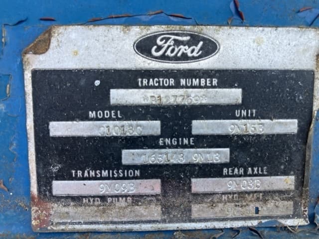 Tractor — Auction (lot 8462-2113)