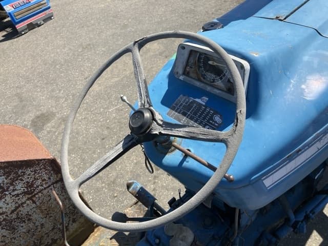 Tractor — Auction (lot 8462-2113)