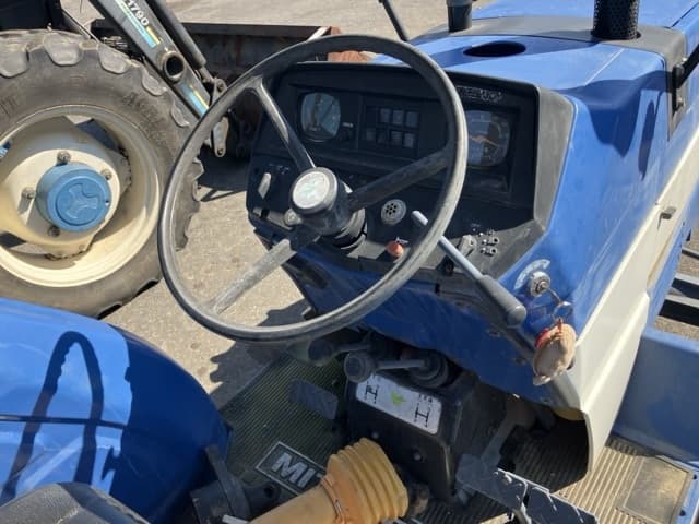Tractor — Auction (lot 8462-2116)