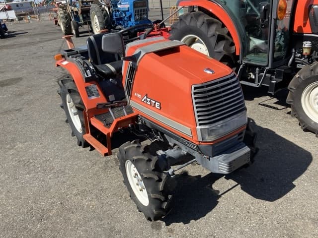 Tractor — Auction (lot 8462-2117)