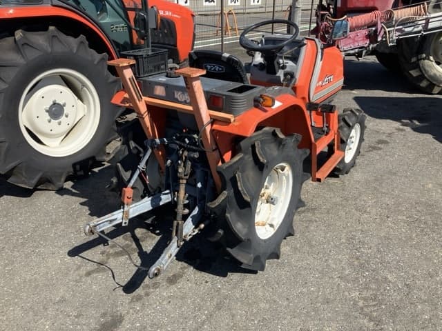 Tractor — Auction (lot 8462-2117)