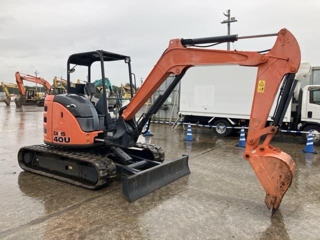MINI EXCAVATOR — Auction (lot 8462-212)