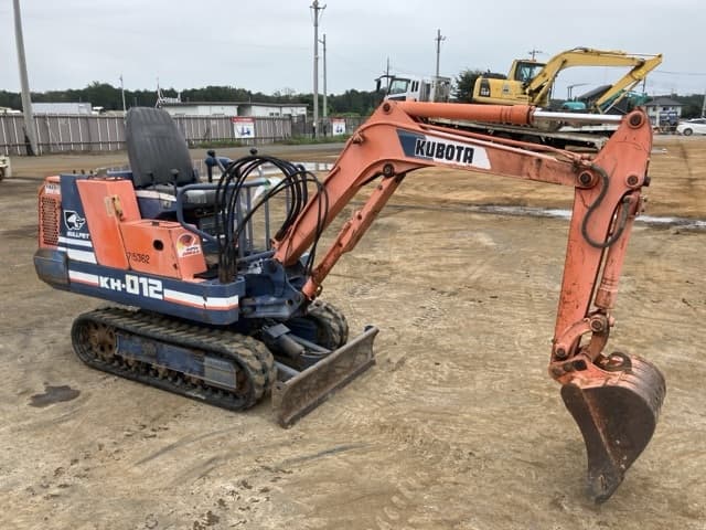 MINI EXCAVATOR — Auction (lot 8462-213)