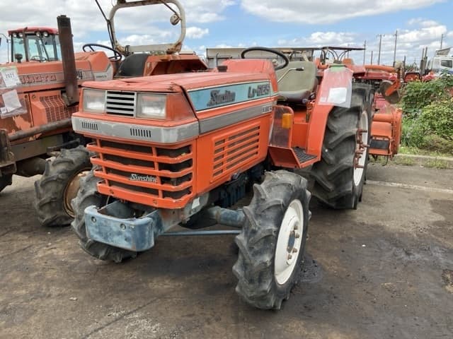 Tractor — Auction (lot 8462-2181)