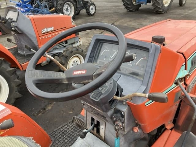 Tractor — Auction (lot 8462-2181)