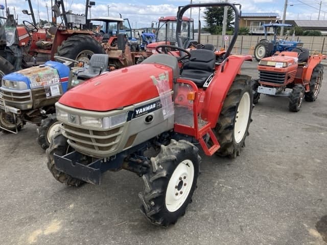 Tractor — Auction (lot 8462-2182)