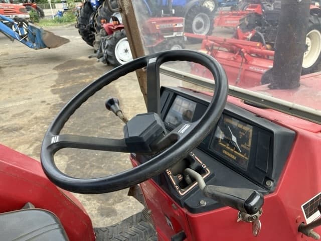 Tractor — Auction (lot 8462-2184)