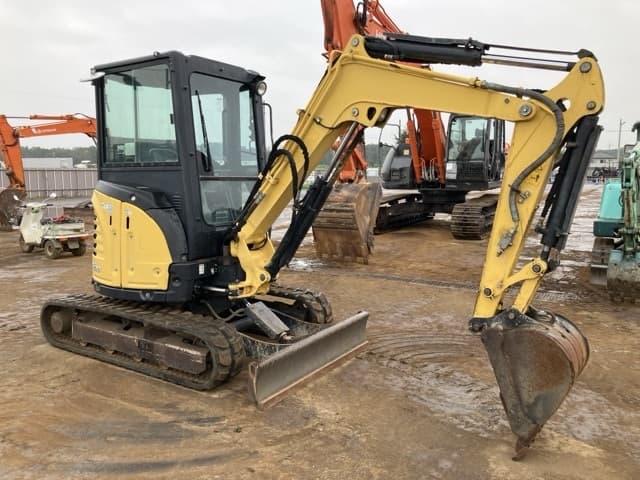 MINI EXCAVATOR — Auction (lot 8462-220)