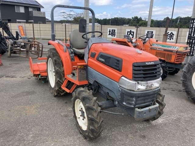 Tractor — Auction (lot 8462-2200)