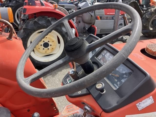 Tractor — Auction (lot 8462-2203)
