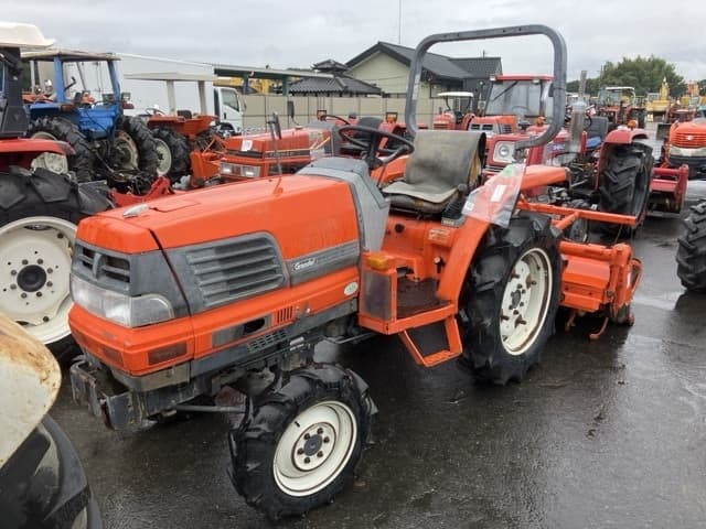 Tractor — Auction (lot 8462-2206)
