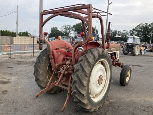Tractor — Auction (lot 8462-2221)