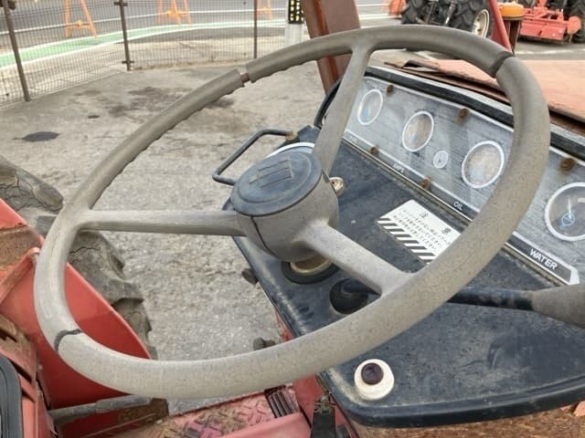 Tractor — Auction (lot 8462-2221)