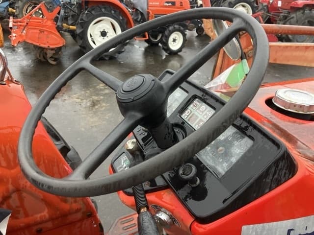 Tractor — Auction (lot 8462-2223)