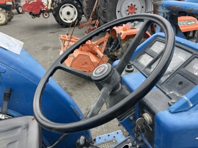 Tractor — Auction (lot 8462-2227)