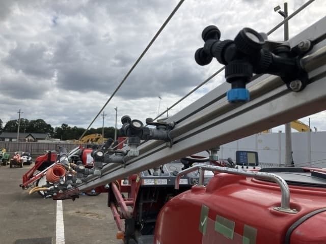HIGH CLEARANCE BOOM SPRAYER — Auction (lot 8462-2234)