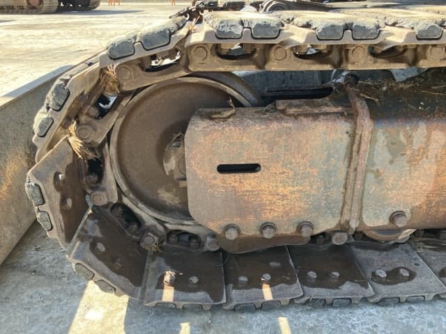 MINI EXCAVATOR — Auction (lot 8462-233)