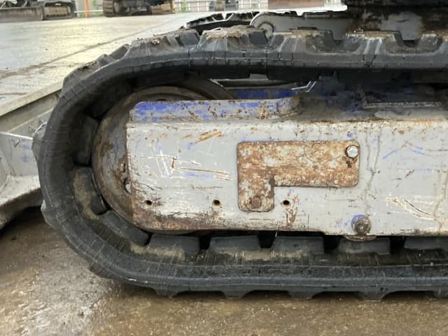MINI EXCAVATOR — Auction (lot 8462-237)