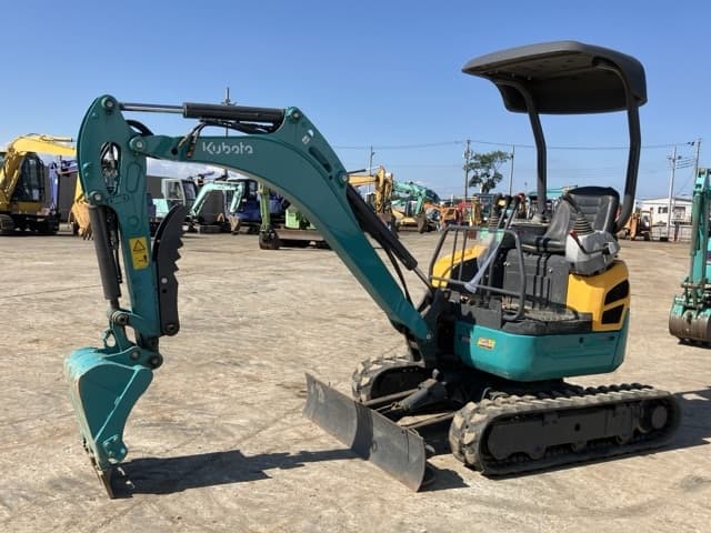 MINI EXCAVATOR — Auction (lot 8462-242)