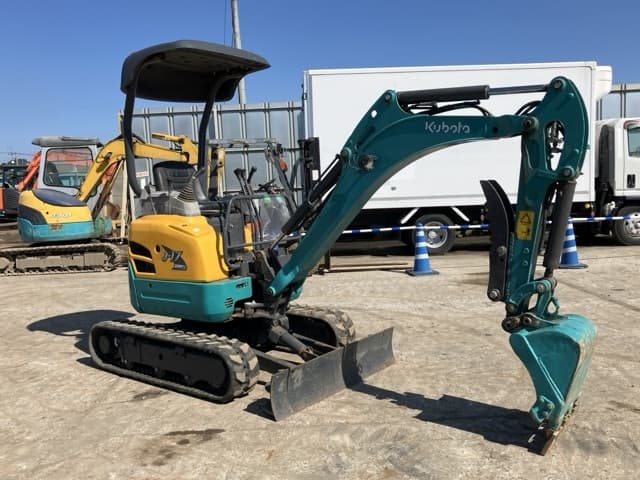 MINI EXCAVATOR — Auction (lot 8462-242)