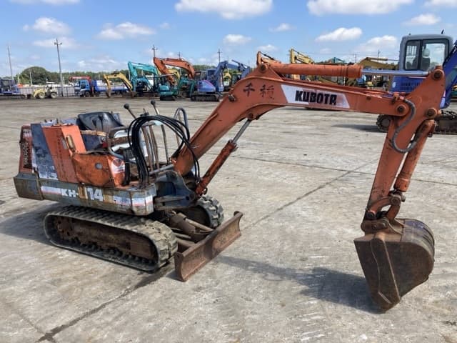 MINI EXCAVATOR — Auction (lot 8462-250)