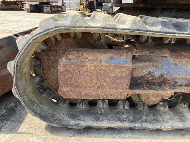 MINI EXCAVATOR — Auction (lot 8462-250)