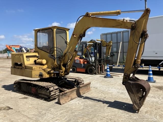 MINI EXCAVATOR — Auction (lot 8462-251)