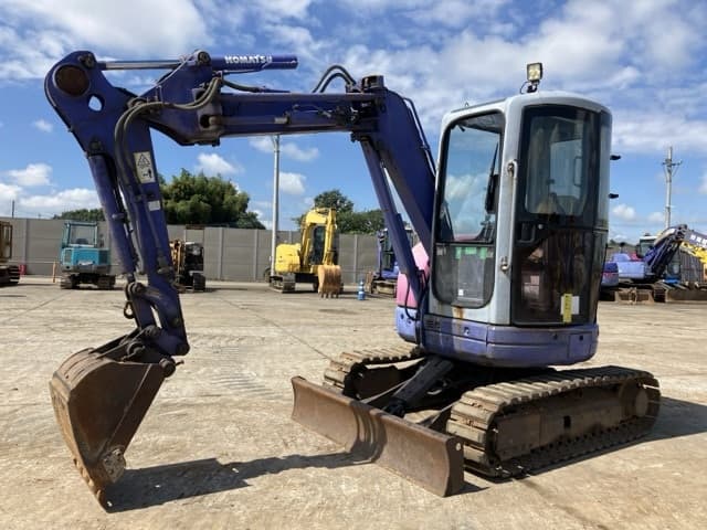 MINI EXCAVATOR — Auction (lot 8462-252)