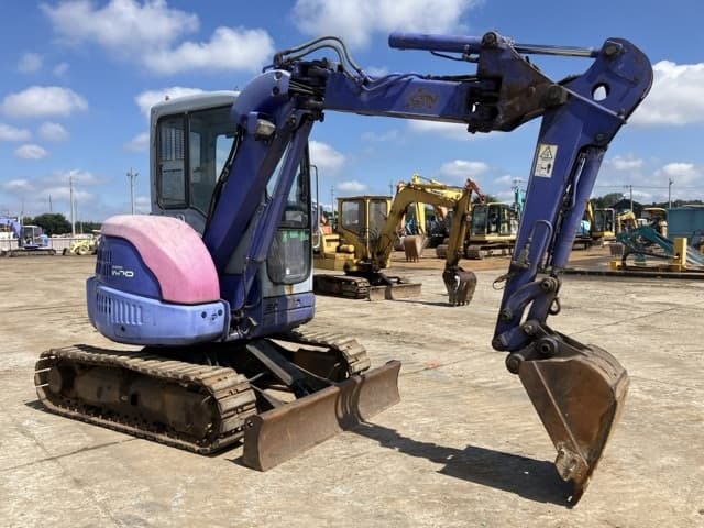 MINI EXCAVATOR — Auction (lot 8462-252)