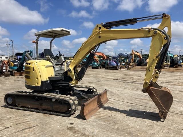 MINI EXCAVATOR — Auction (lot 8462-253)