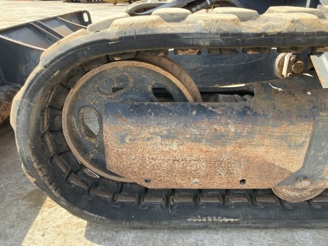 MINI EXCAVATOR — Auction (lot 8462-253)