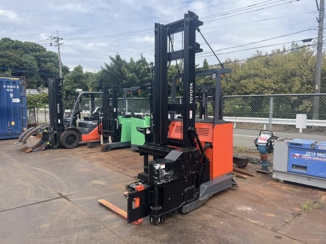 Reach Forklift — Auction (lot 8462-25801)
