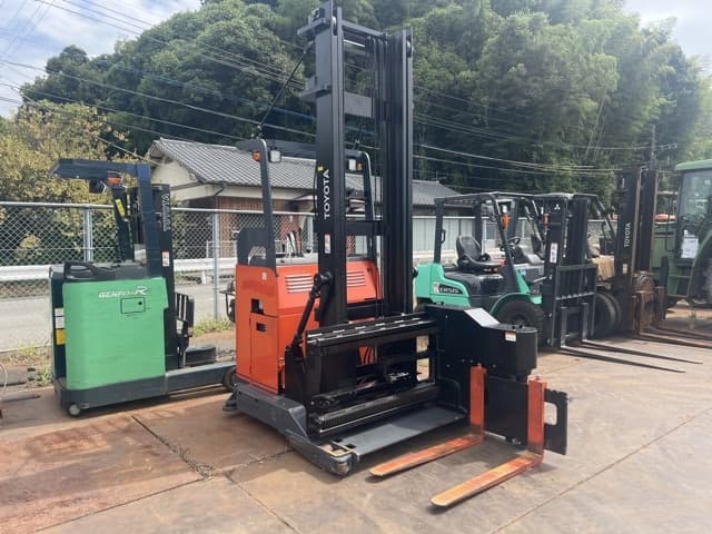 Reach Forklift — Auction (lot 8462-25801)