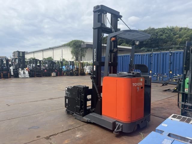 Reach Forklift — Auction (lot 8462-25801)