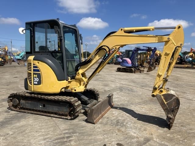 MINI EXCAVATOR — Auction (lot 8462-261)