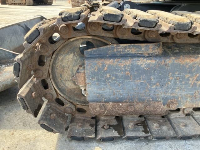 MINI EXCAVATOR — Auction (lot 8462-261)
