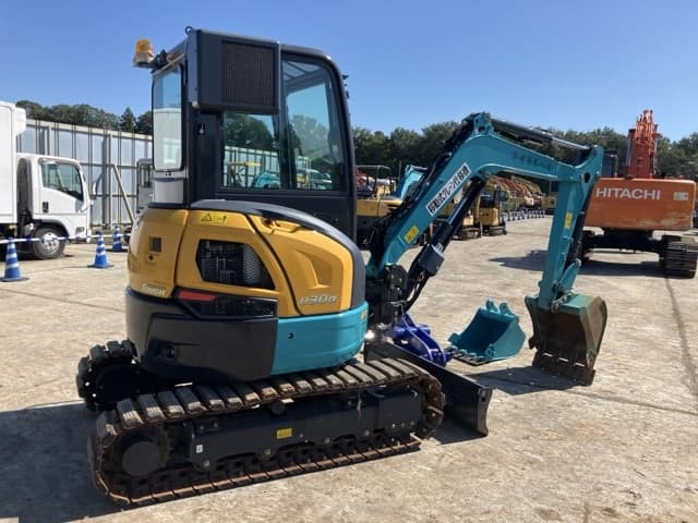 MINI EXCAVATOR — Auction (lot 8462-262)