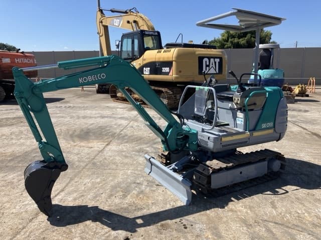 MINI EXCAVATOR — Auction (lot 8462-266)
