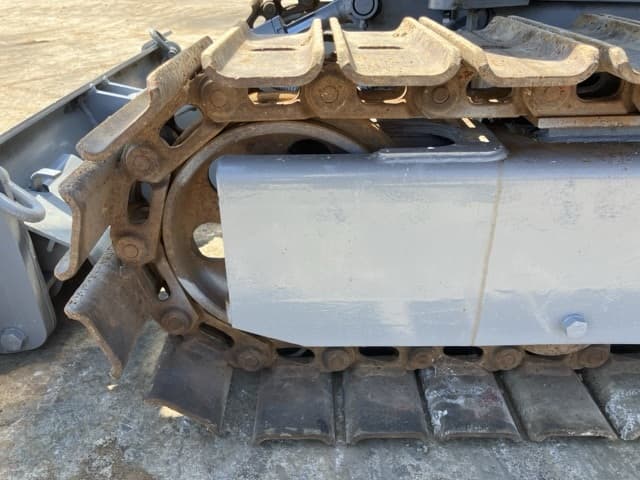 MINI EXCAVATOR — Auction (lot 8462-266)