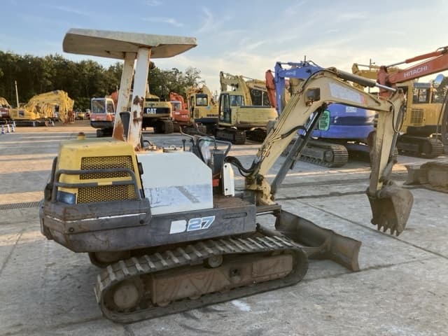 MINI EXCAVATOR — Auction (lot 8462-288)